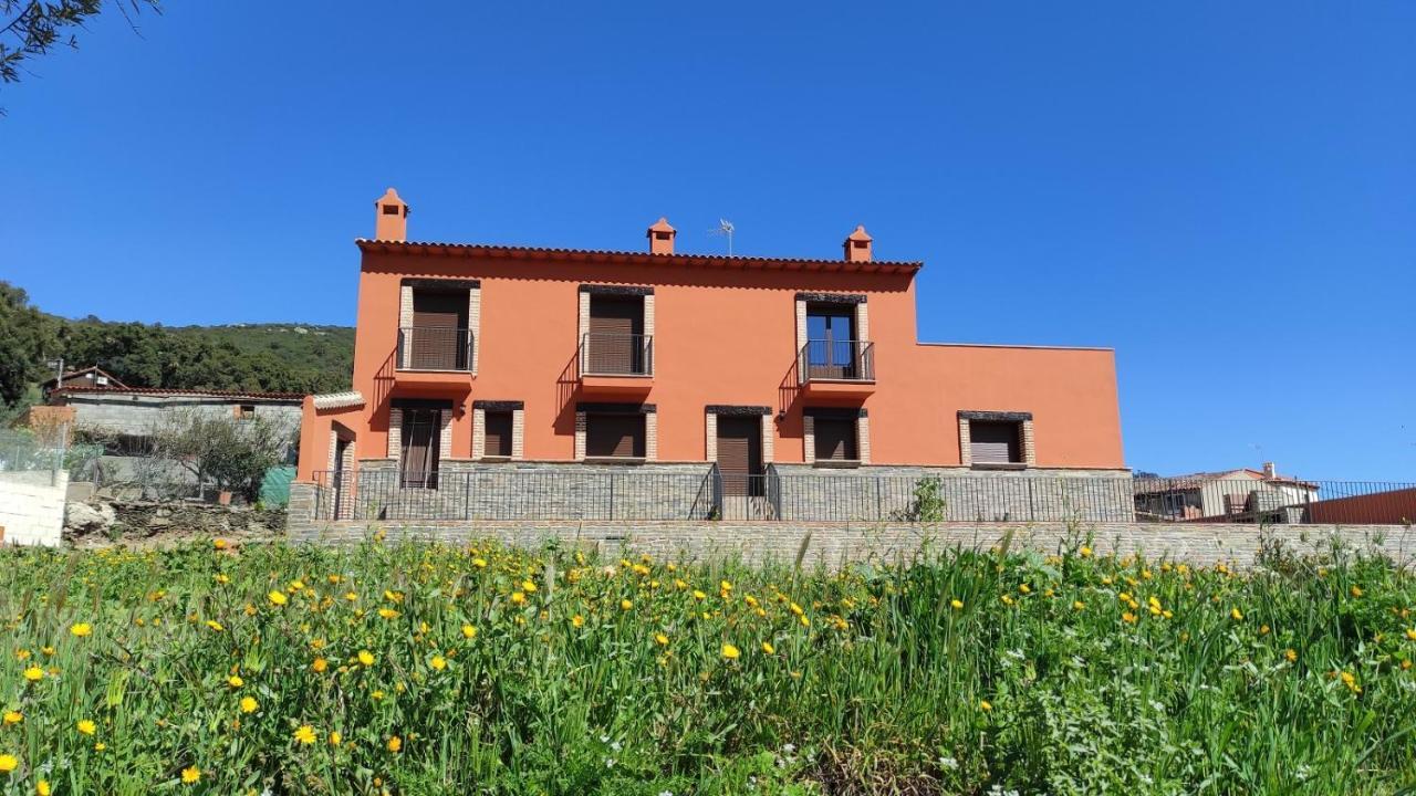 Casa Rural La Colmena Del Geoparque Navatrasierra Bagian luar foto
