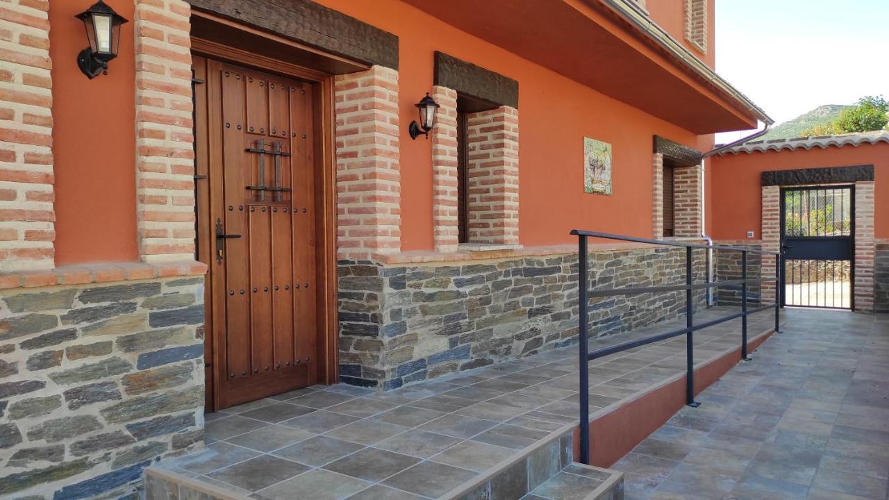 Casa Rural La Colmena Del Geoparque Navatrasierra Bagian luar foto